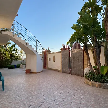 Ferienwohnung Sea View - Beautiful Private Terrace With Bbq Triscina Exterior foto